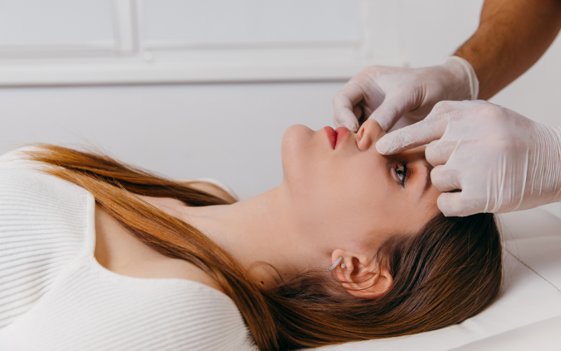 Cách giảm sưng mũi sau nâng mũi hiệu quả tại nhà